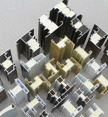 断桥铝合金门窗对发泡使用要求是什么啊(图2) 断桥铝合金门窗聚氨酯填充案例