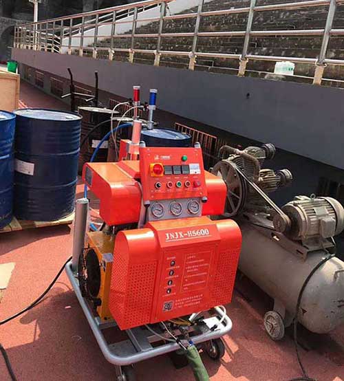 双组份聚脲防水涂料效果怎么样(图1) 体育看台双组份聚脲防水涂料施工案例