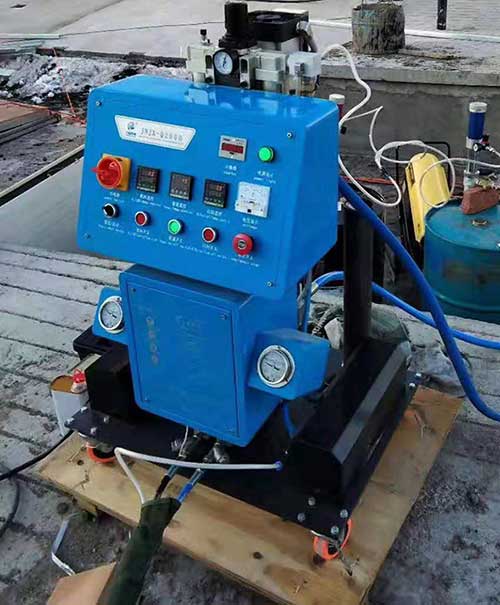 喷涂聚氨酯硬泡施工设备(图1) Q2600喷涂聚氨酯硬泡施工设备