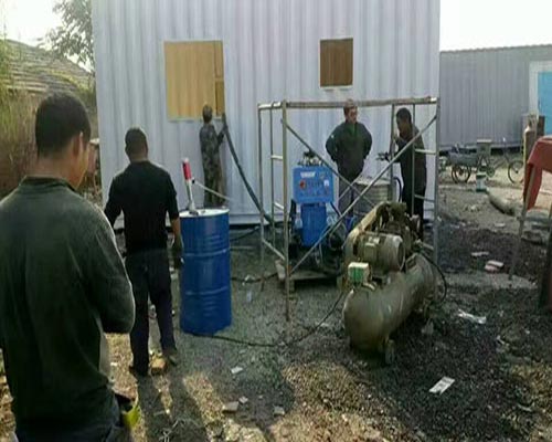 集装箱空腔浇注聚氨酯泡沫保温(图1) 集装箱空腔浇注聚氨酯泡沫保温
